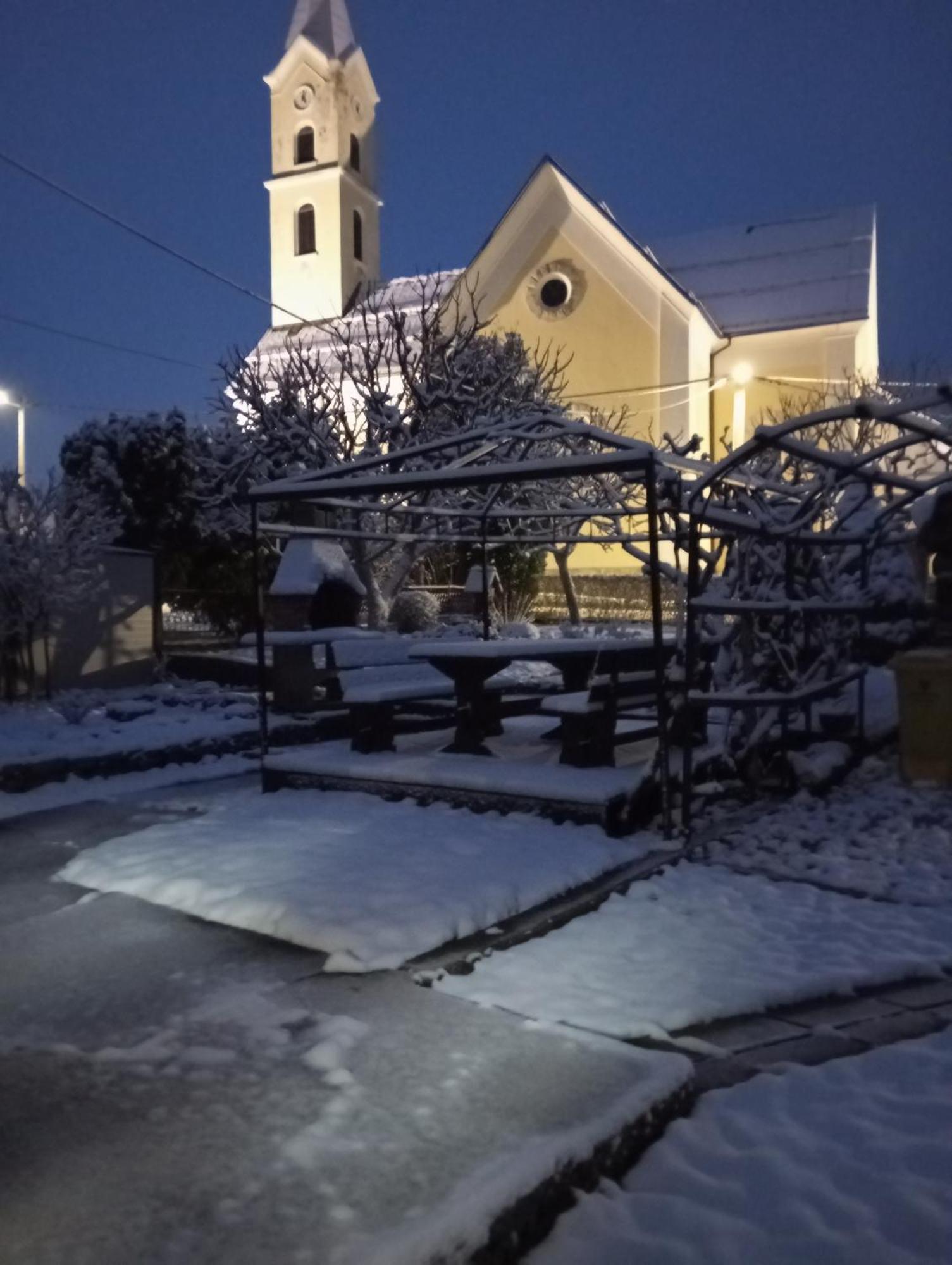 Guesthouse Pavlicic Dreznik Grad Екстер'єр фото